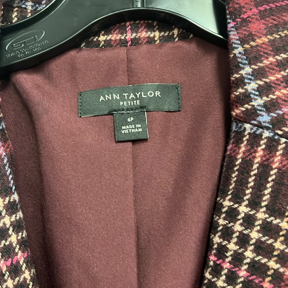 Ann Taylor burgundy plaid three piece suit. Jacket pants and wrap. - Picture 3 of 13